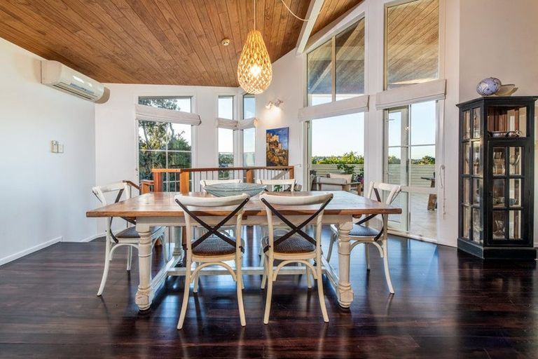 Photo of property in 2/93 Kowhai Road, Mairangi Bay, Auckland, 0630