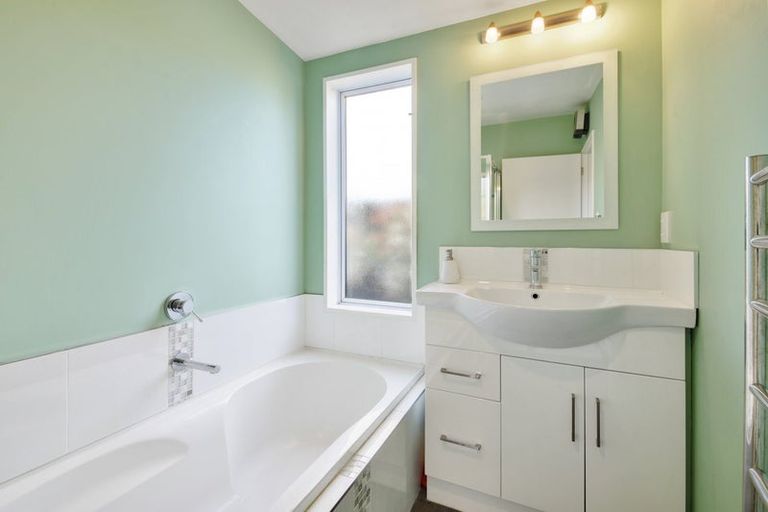 Photo of property in 7 Newnham Street, Rangiora, 7400