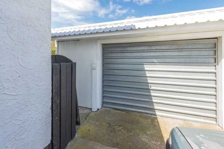 Photo of property in 12 Mosston Road, Castlecliff, Whanganui, 4501