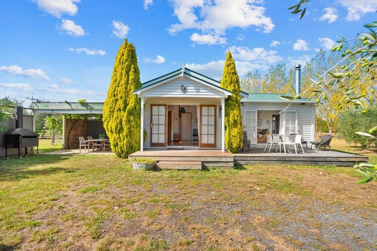 Photo of property in 7 Hawkins Drive, Martinborough, 5711