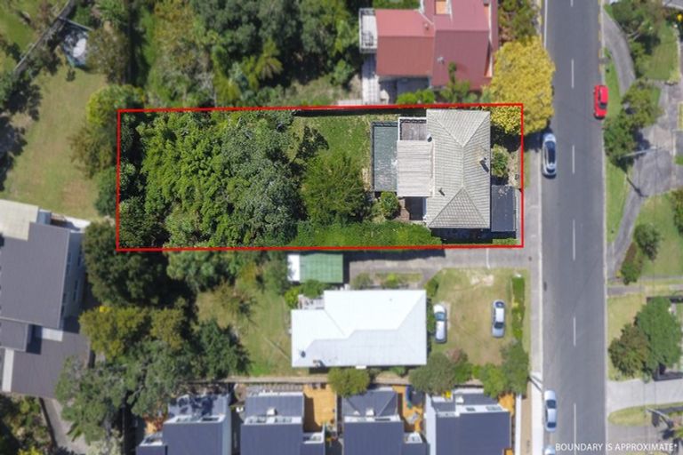 Photo of property in 35 Matipo Road, Mairangi Bay, Auckland, 0630