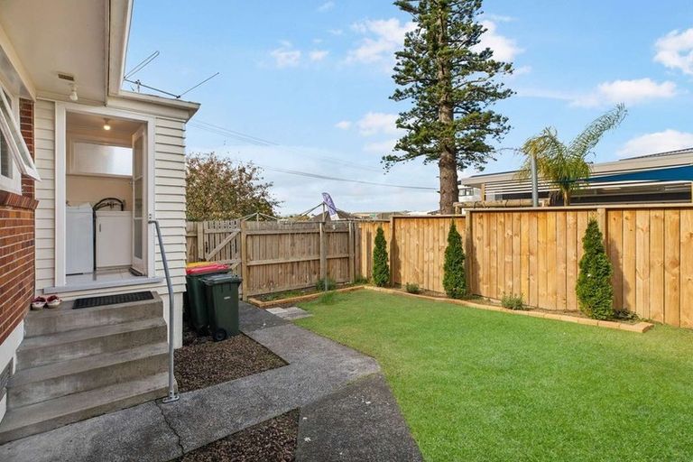 Photo of property in 2/70 Station Road, Papatoetoe, Auckland, 2025