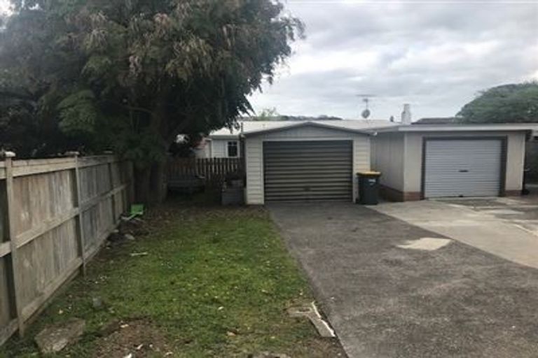 Photo of property in 2/18a Fenwick Avenue, Milford, Auckland, 0620