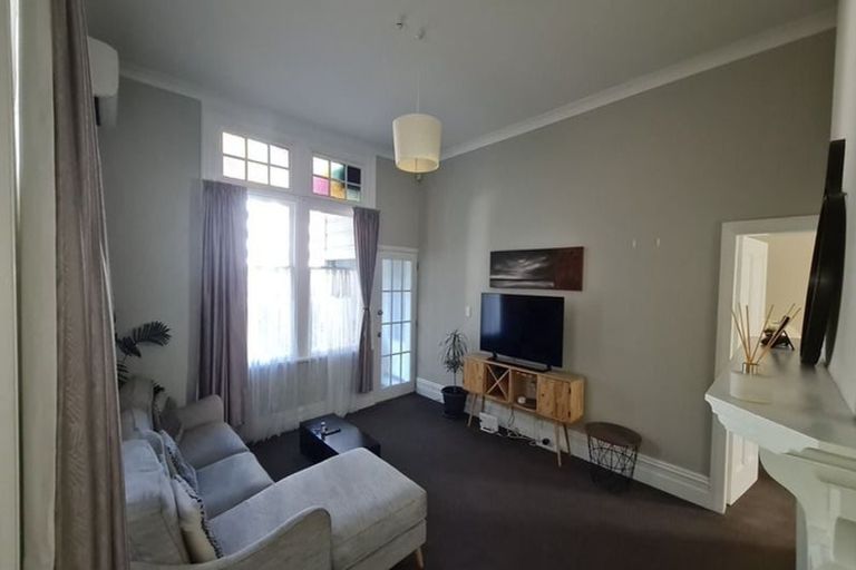Photo of property in 17 Portland Crescent, Thorndon, Wellington, 6011