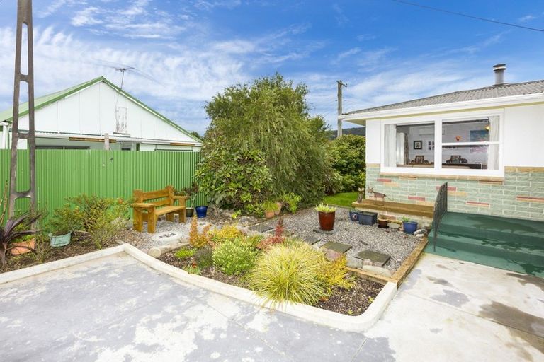 Photo of property in 12a Ebdentown Street, Ebdentown, Upper Hutt, 5018