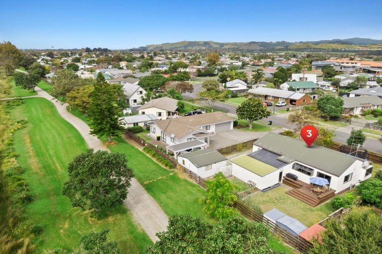 Photo of property in 3 Kane Road, Papamoa Beach, Papamoa, 3118