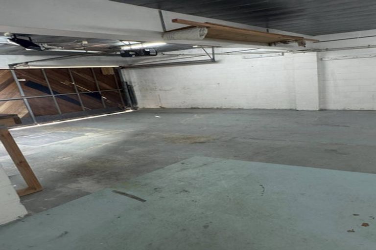 Photo of property in 2/7 Calypso Place, Rothesay Bay, Auckland, 0630