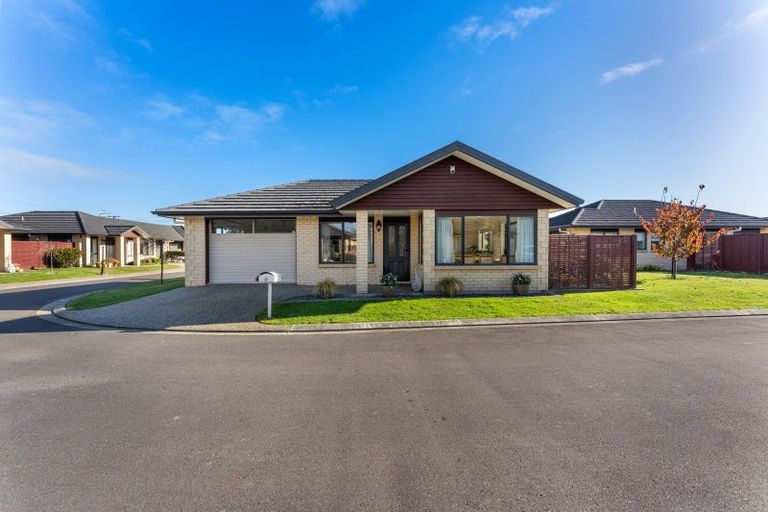 Photo of property in 30 Ian Peter Way, Otaki, 5512