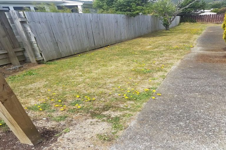 Photo of property in 3/7 Davies Street, Tawa, Wellington, 5028