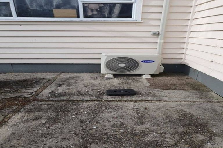 Photo of property in 51 Sturges Road, Henderson, Auckland, 0612