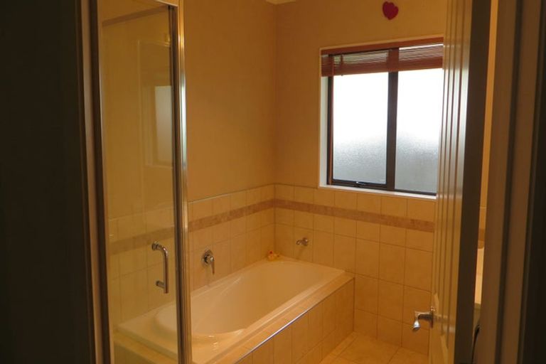 Photo of property in 40 Leafield Crescent, Henderson, Auckland, 0612