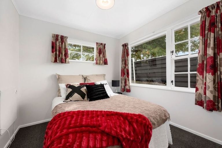 Photo of property in 75 Norana Road, Timberlea, Upper Hutt, 5018