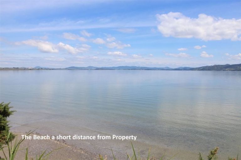 Photo of property in 33 Shearwater Street, One Tree Point, 0118