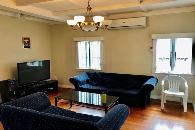 Photo of property in 324 Mount Albert Road, Mount Roskill, Auckland, 1041