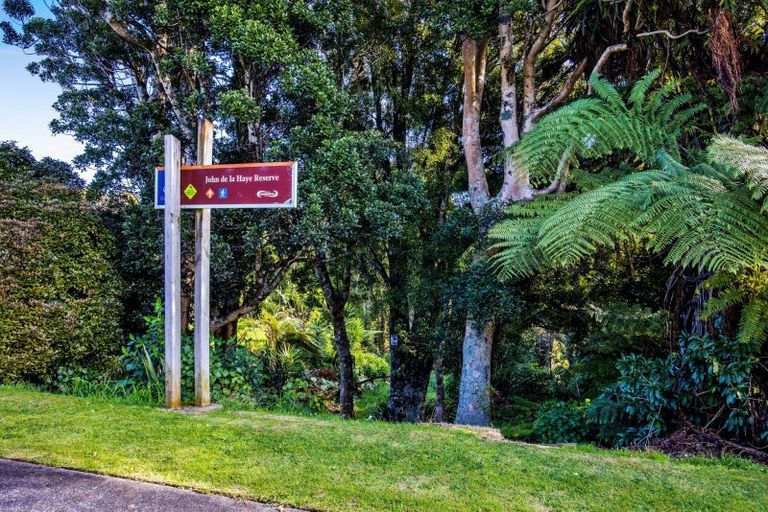 Photo of property in 201 Heta Road, Merrilands, New Plymouth, 4312