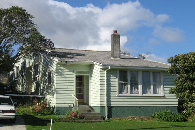 Photo of property in 8 Astrolabe Street, Cannons Creek, Porirua, 5024