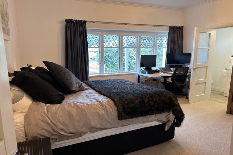 Photo of property in 10 Oriental Terrace, Mount Victoria, Wellington, 6011