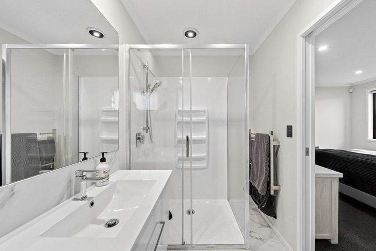 Photo of property in 18 Centaine Way, Papamoa Beach, Papamoa, 3118