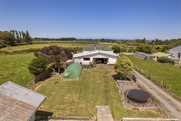 Photo of property in 86 Victoria Street, Kaponga, Hawera, 4679