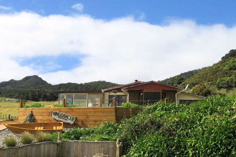 Photo of property in 1895 Whangarei Heads Road, Whangarei Heads, Whangarei, 0174