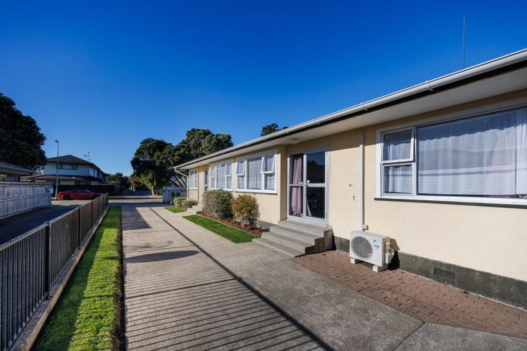 Photo of property in 2/106 Linton Street, West End, Palmerston North, 4410
