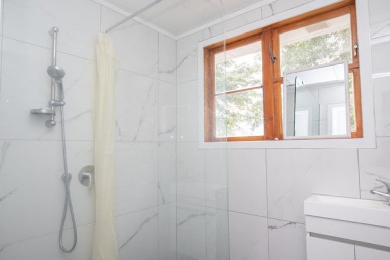 Photo of property in 30 Pipiroa Road, Ngatea, 3503