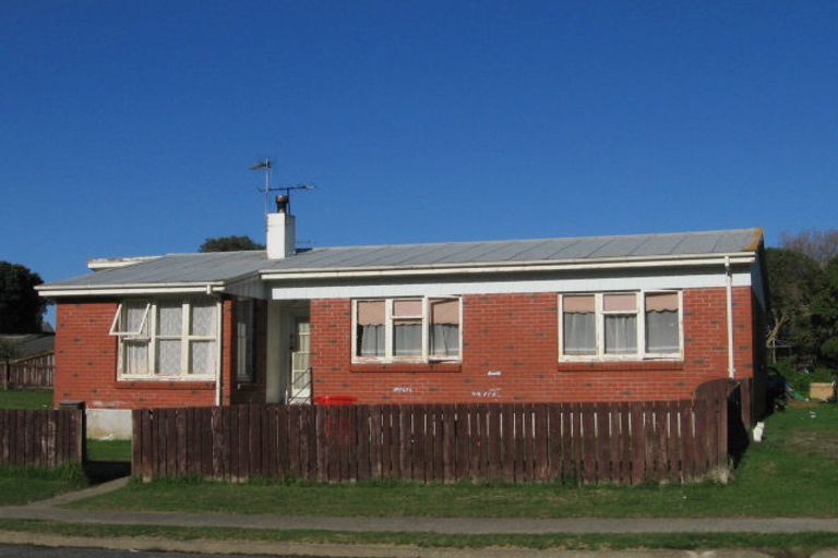 Photo of property in 33 Mahinawa Street, Takapuwahia, Porirua, 5022