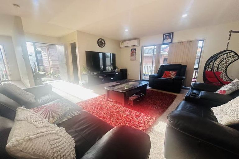 Photo of property in 5 Rimu Street, New Lynn, Auckland, 0600