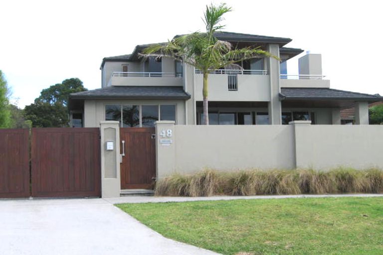 Photo of property in 48 View Road, Campbells Bay, Auckland, 0630