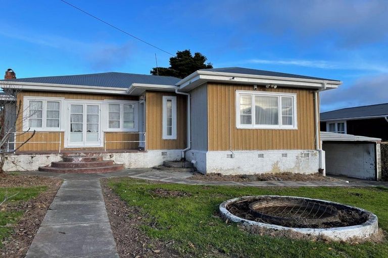 Photo of property in 17 Lavelle Road, Henderson, Auckland, 0612