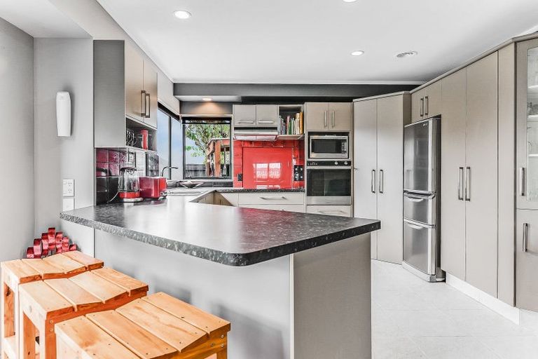 Photo of property in 6 Ben Nevis Place, Nawton, Hamilton, 3200