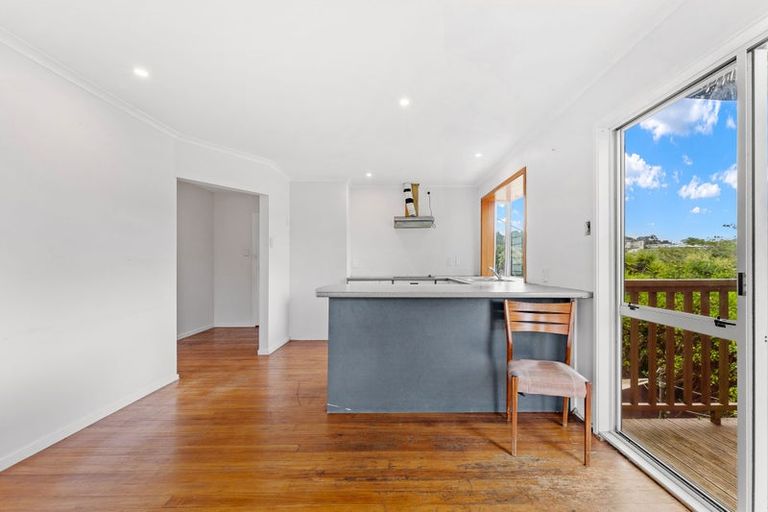 Photo of property in 2a Holiday Road, Stanmore Bay, Whangaparaoa, 0932