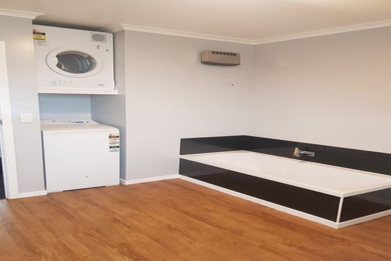 Photo of property in 21 Mackinnon Loop, Te Anau, 9600