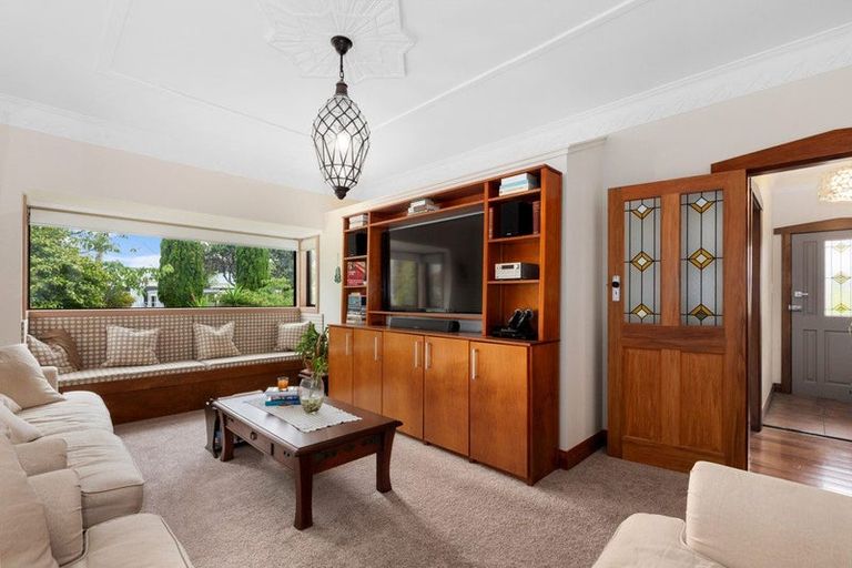 Photo of property in 15 Glamis Avenue, Strathmore Park, Wellington, 6022