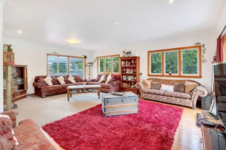 Photo of property in 32 Hyde Road, Rothesay Bay, Auckland, 0630