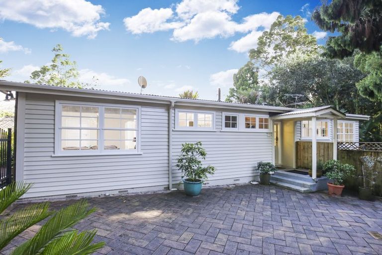 Photo of property in 68 Waima Crescent, Titirangi, Auckland, 0604