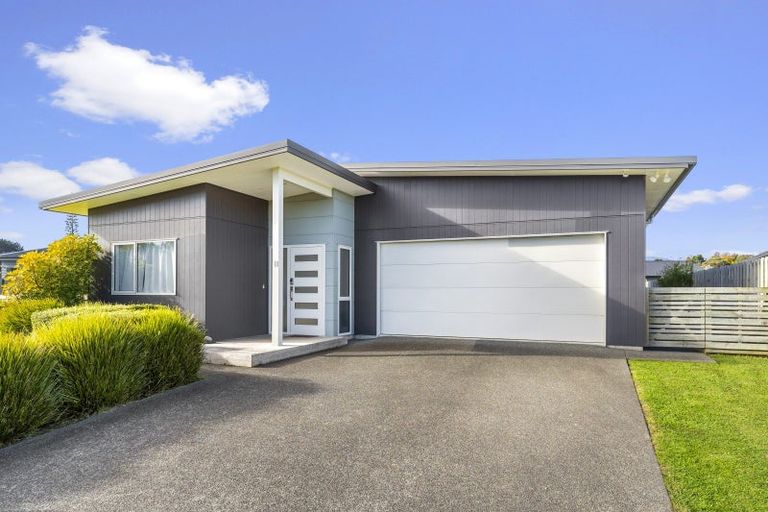 Photo of property in 11 Te Harawira Street, Otaki, 5512