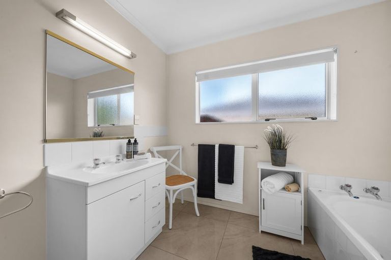 Photo of property in 9 Hogg Crescent, Masterton, 5810