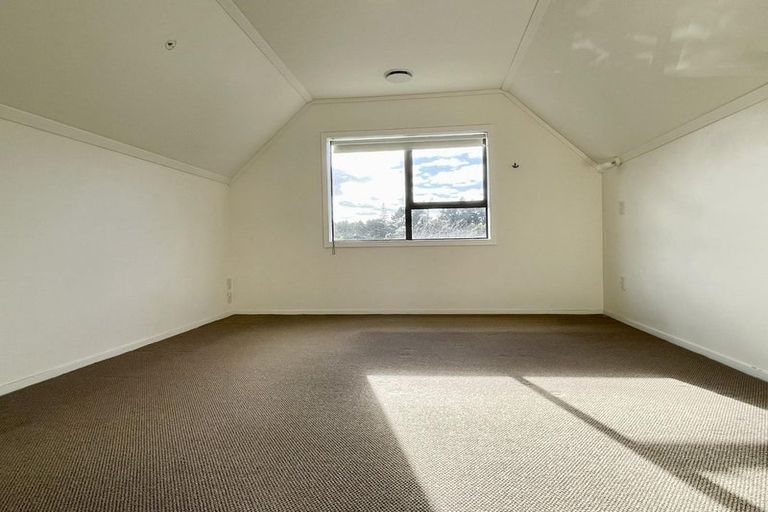 Photo of property in 69 Arundel Crescent, Westown, New Plymouth, 4310
