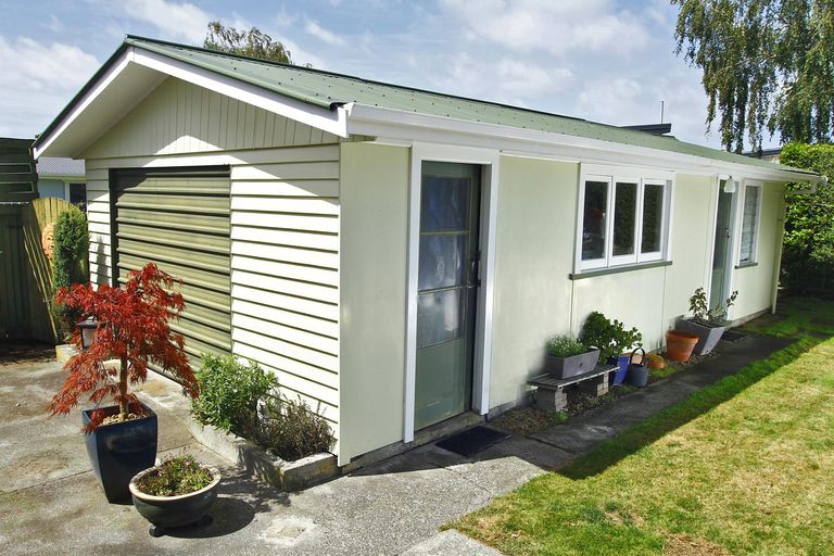 Photo of property in 33 Lancaster Street, Highbury, Palmerston North, 4412