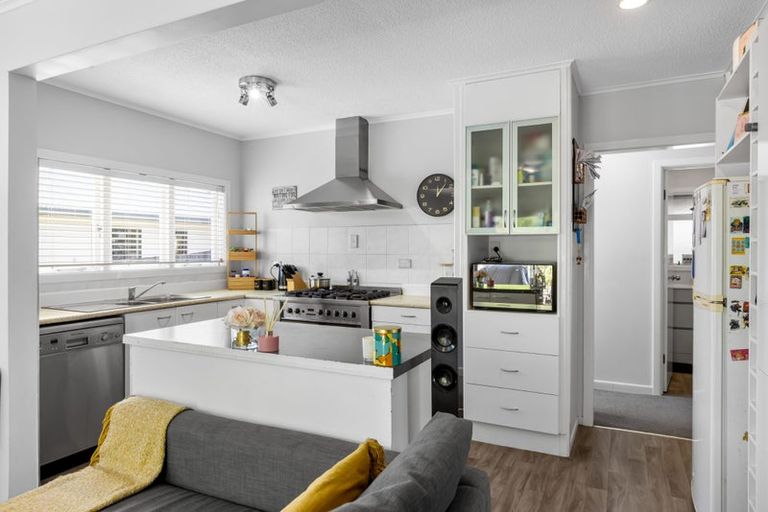 Photo of property in 151 Brian Crescent, Stanmore Bay, Whangaparaoa, 0932