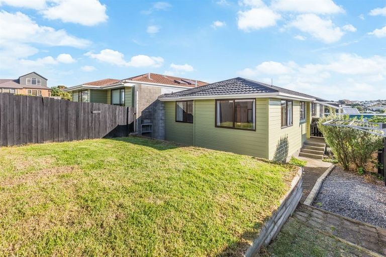 Photo of property in 2b Whanake Street, Titahi Bay, Porirua, 5022