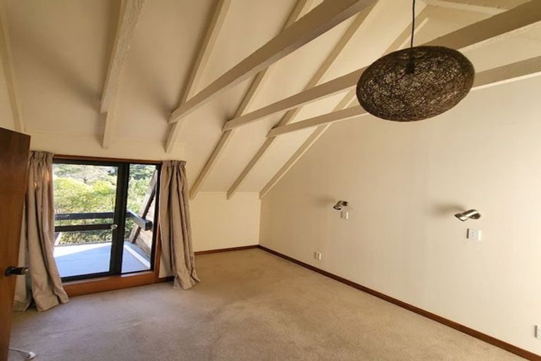 Photo of property in 7 Francis Bell Grove, Lowry Bay, Lower Hutt, 5013