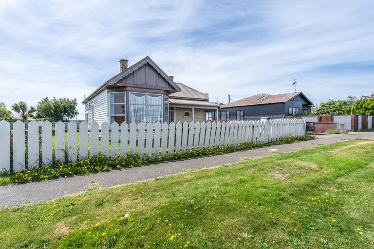Photo of property in 14 Collingwood Street, Strathern, Invercargill, 9812