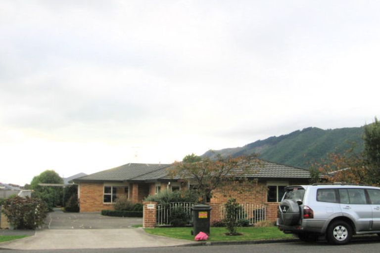 Photo of property in 41 Kapanui Road, Waikanae, 5036