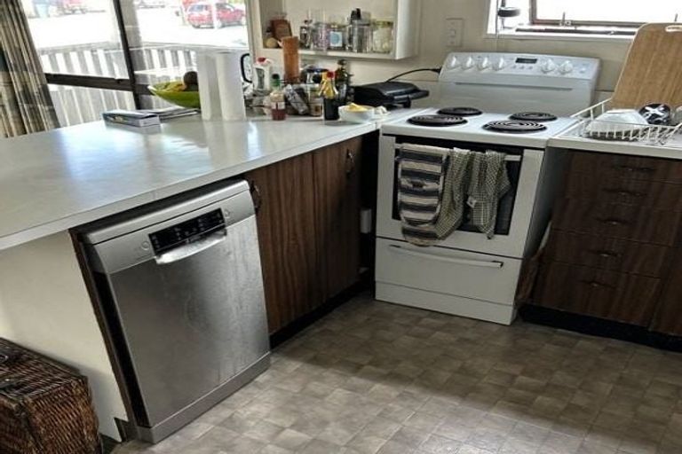 Photo of property in 8 Wallis Street, Raglan, 3225