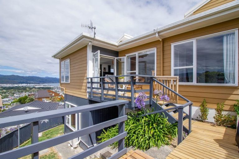 Photo of property in 1 Jacaranda Grove, Maungaraki, Lower Hutt, 5010