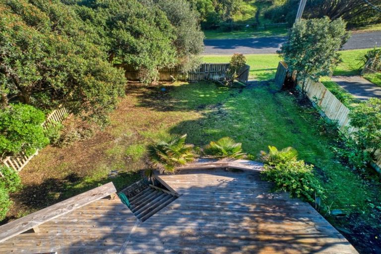 Photo of property in 79 North Piha Road, Piha, 0772