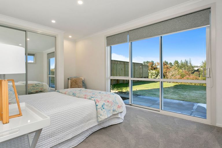 Photo of property in 14 Clifford Close, Leamington, Cambridge, 3432