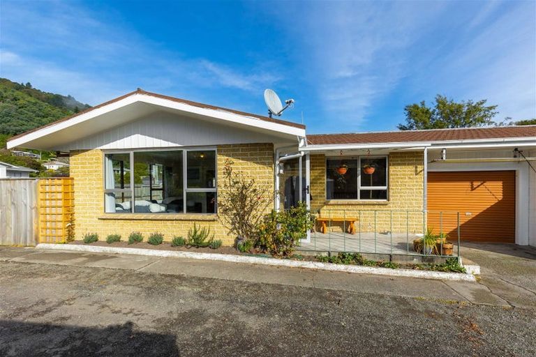 Photo of property in 131a Waikawa Road, Picton, 7220